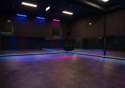 Sala Black con luces