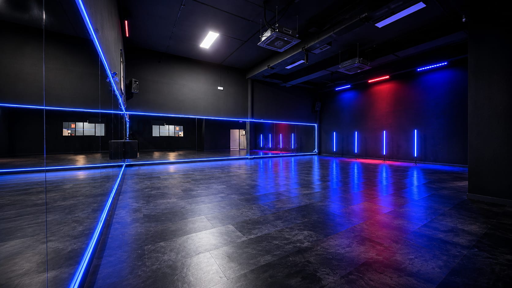 Clase de baile en la sala BLACK